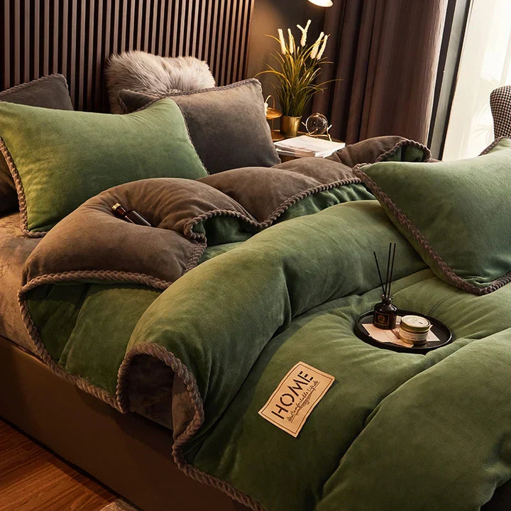 Winter warm velvet fleece duvet set, featuring a plush texture for a cozy bed experience.