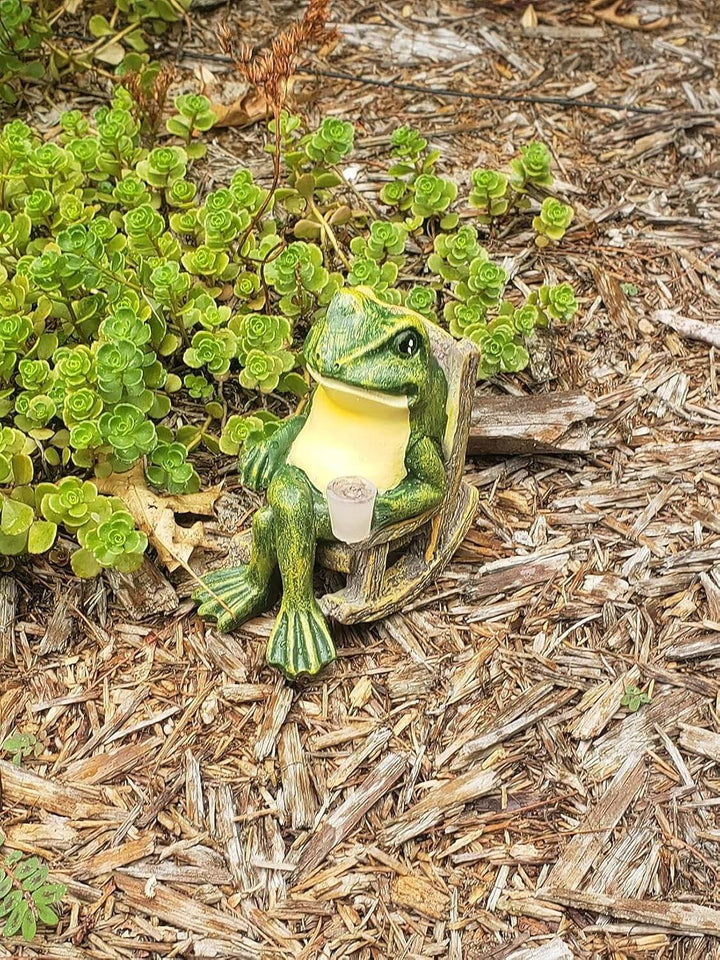 Solar Glowing Resin Frog Garden Statue