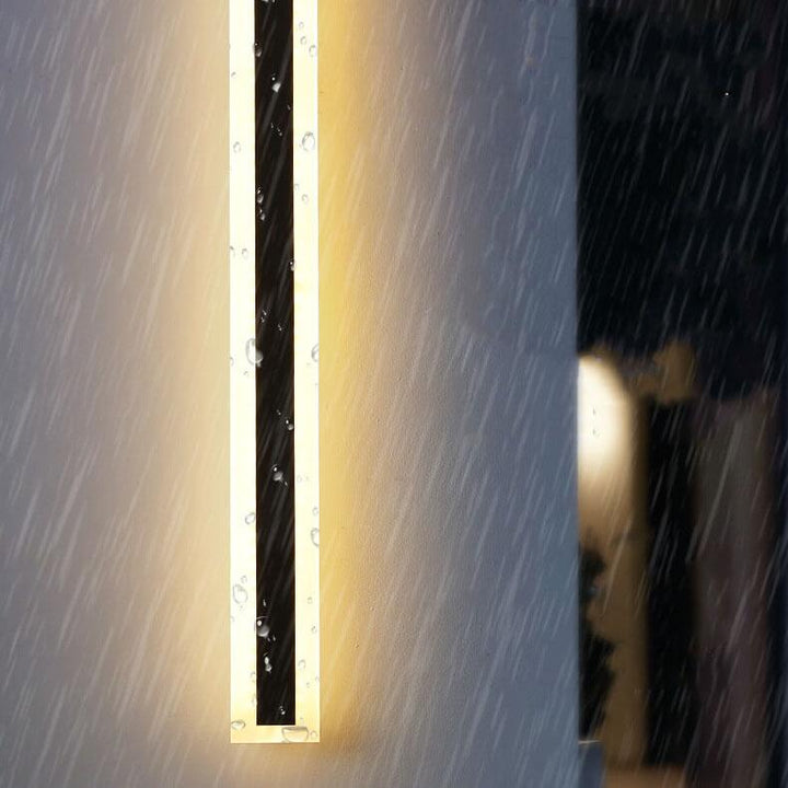 Sleek LED Outdoor Wall Lamp