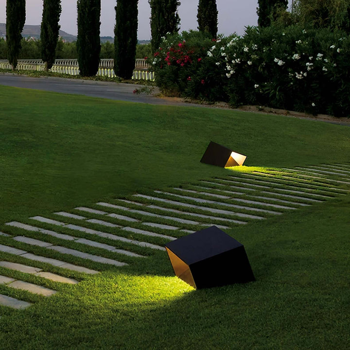 Solar Cube Garden Light - Outdoor LED Lamp