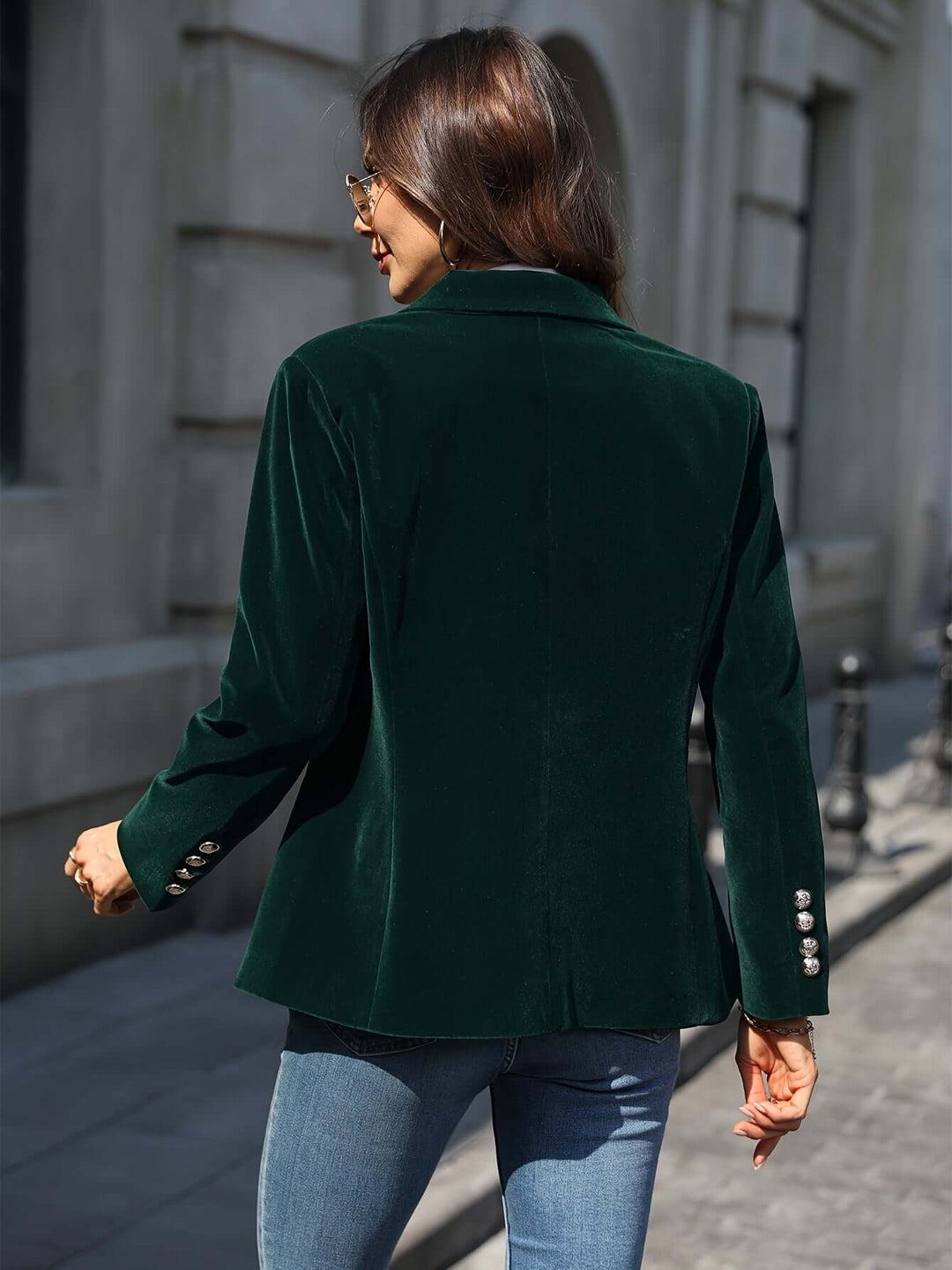 Formal dark green velvet blazer for women, featuring chic golden buttons, perfect for elegant wear.
