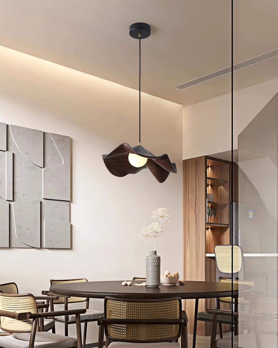 Decorative Resin Pendant Lamp with Leaf Design