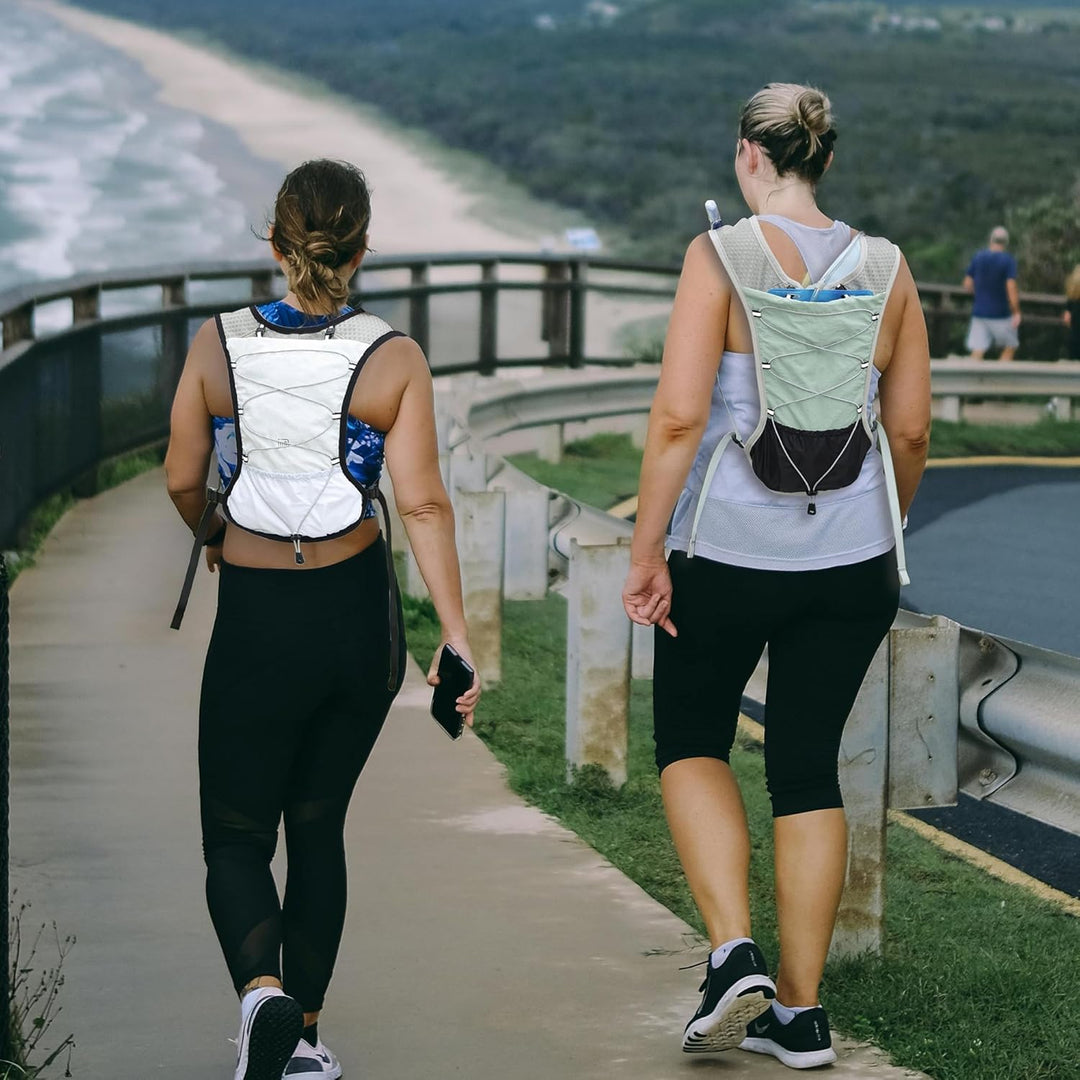 Lightweight outdoor vest, 2L bladder, excellent for sustained hydration on the go.