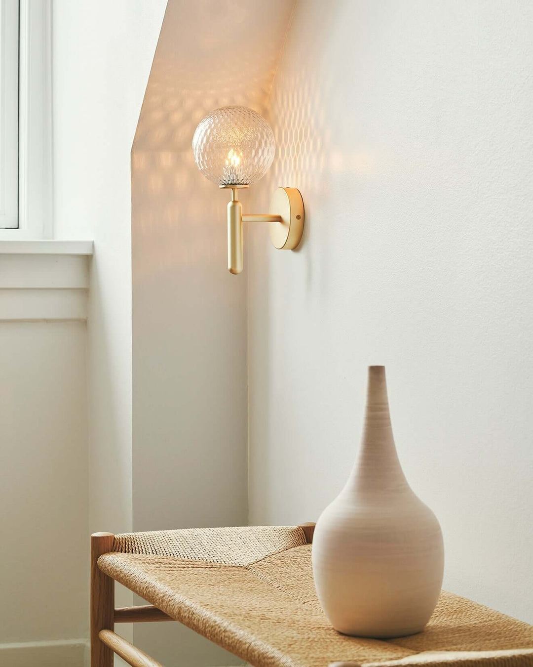 Modern Glass Wall Sconce - Elegant Lighting Fixture