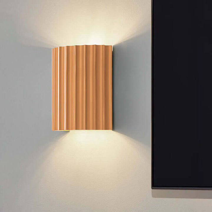Ruffled Resin Wall Lamp