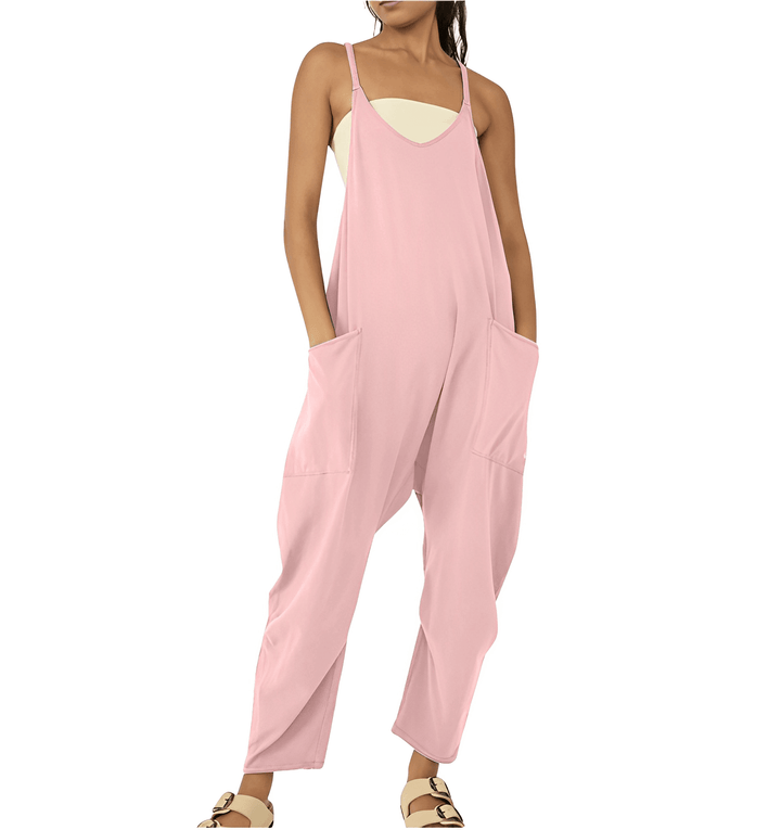 Elegant women's sleeveless jumpsuit, designed with a relaxed fit and functional pockets for ease.