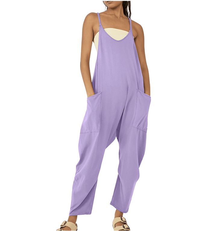 Versatile women's casual jumpsuit, a sleeveless and comfortable summer outfit with pockets.