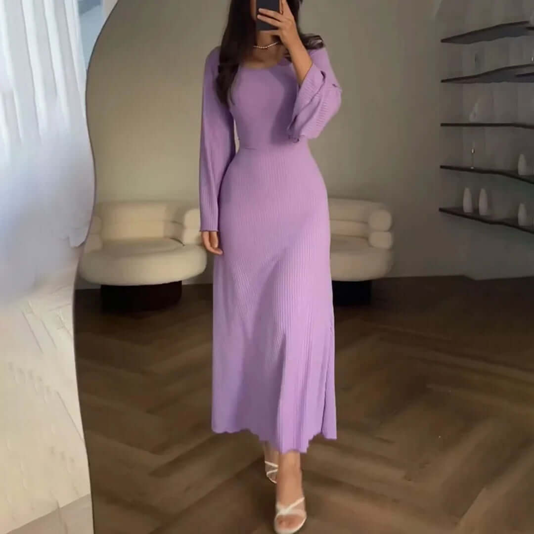 Elegant flowy women's maxi dress for effortless style & comfort. Perfect for summer casual or evening wear.