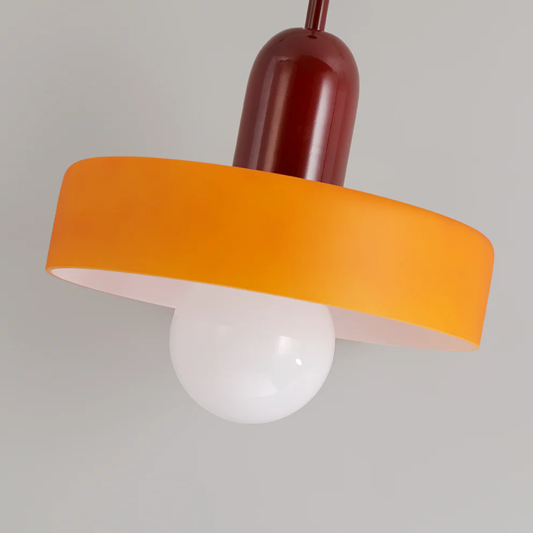 Stylish LED pendant light, modern glass globe design, ideal for contemporary spaces.