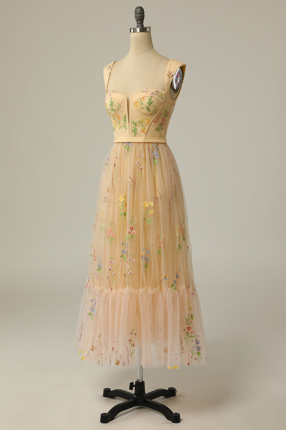 Stylish long A-Line dress with beautiful embroidery, suitable for galas, proms, and evening parties.