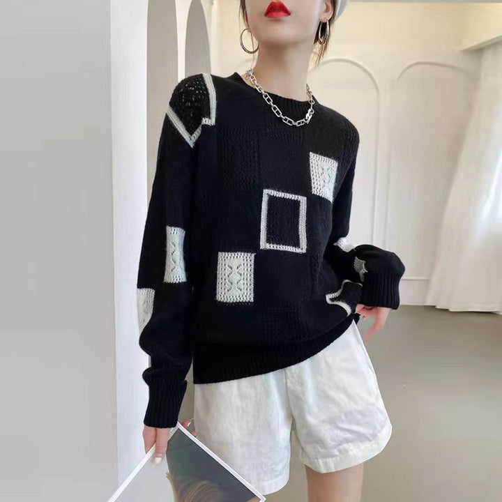 Cozy women's elegant geometric patchwork jumper. Black & white winter pullover sweater, stylish & warm.