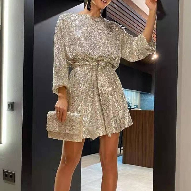 Versatile Clara women's flowy party dress, loose fit, ideal for summer evenings & cocktails. Chic and elegant.