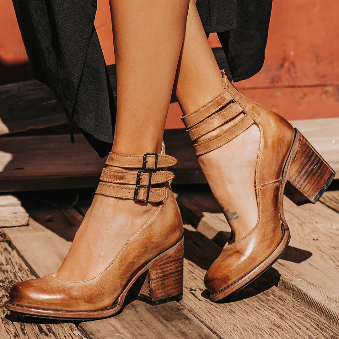 Elegant women's comfort strappy sandals for versatile summer wear.