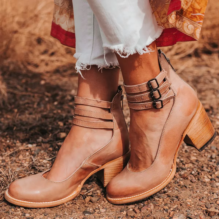 Women's casual summer sandals; elegant comfort strappy footwear for daily wear.