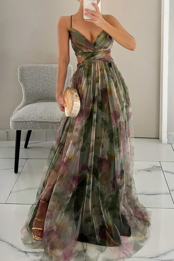 Chic printed maxi dress for women, featuring a figure-hugging design and delicate spaghetti straps. Ideal for resort.