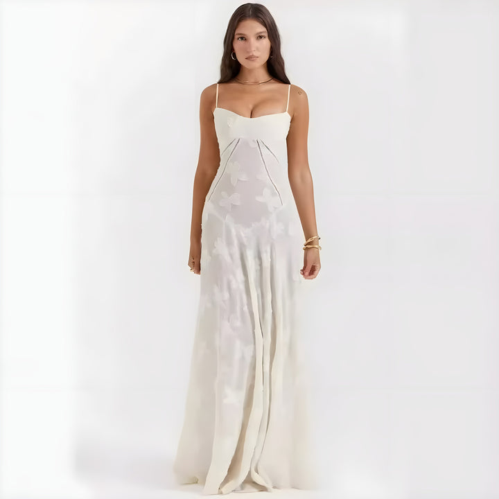 Sweetheart neckline floral maxi dress for women, ideal as a wedding guest or party dress.