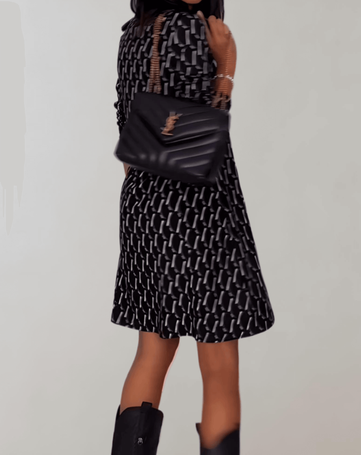 Casual women's floral sundress, lightweight and comfortable, ideal for beach days or summer outings.