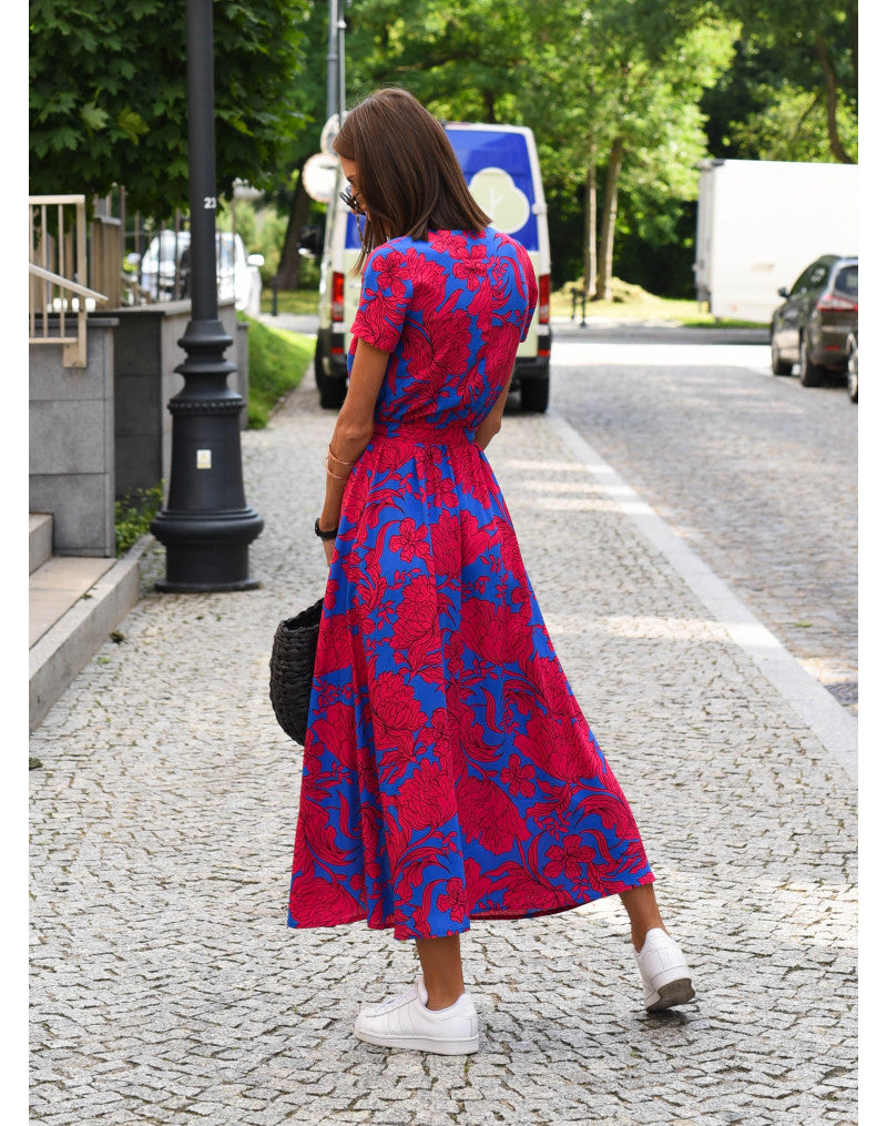 Casual women's floral V-neck midi wrap dress. Comfortable yet stylish for work, day outings, or relaxed evenings.