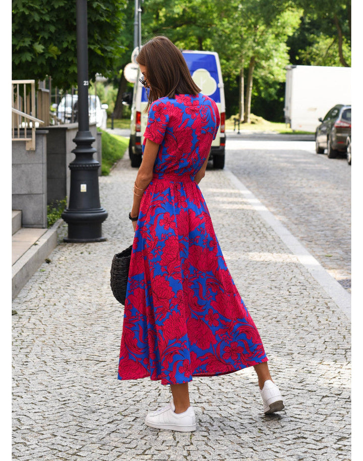 Casual women's floral V-neck midi wrap dress. Comfortable yet stylish for work, day outings, or relaxed evenings.