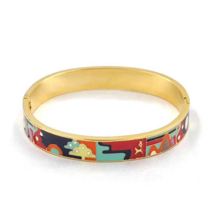 Adjustable gold charm geode cuff bracelet for women, an elegant fashion accessory with a beautiful geode.