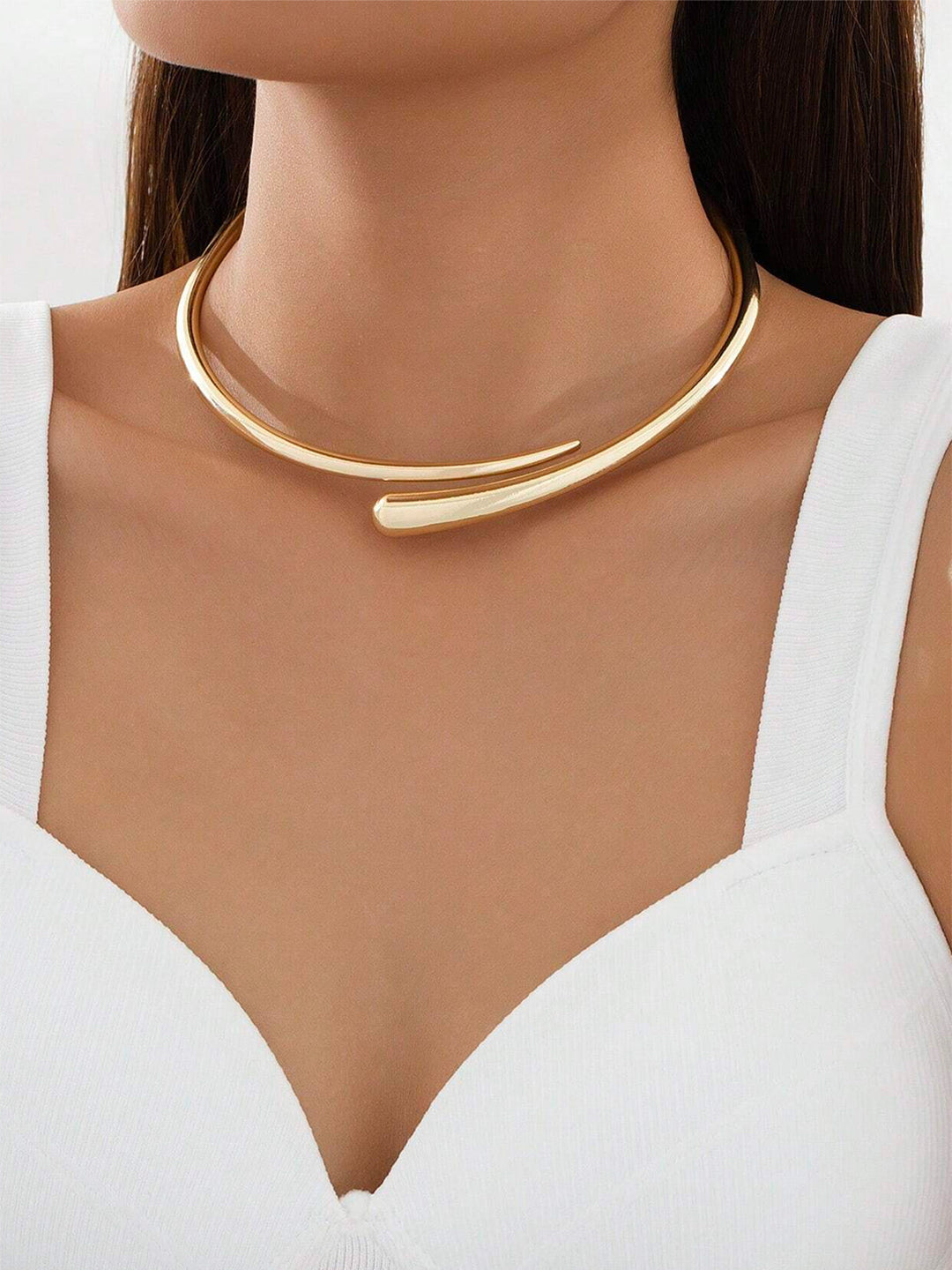 Chic gold water drop open choker necklace for women, perfect for elegant and minimalist fashion jewelry.