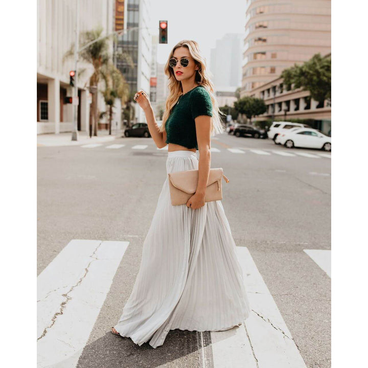 Women's high waist pleated maxi skirt, a comfortable and elegant long flowy skirt for versatile casual wear.