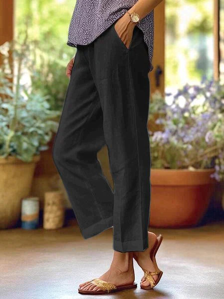 Chic women's pull-on summer trousers, versatile for warm weather, offering comfort and elegant style.