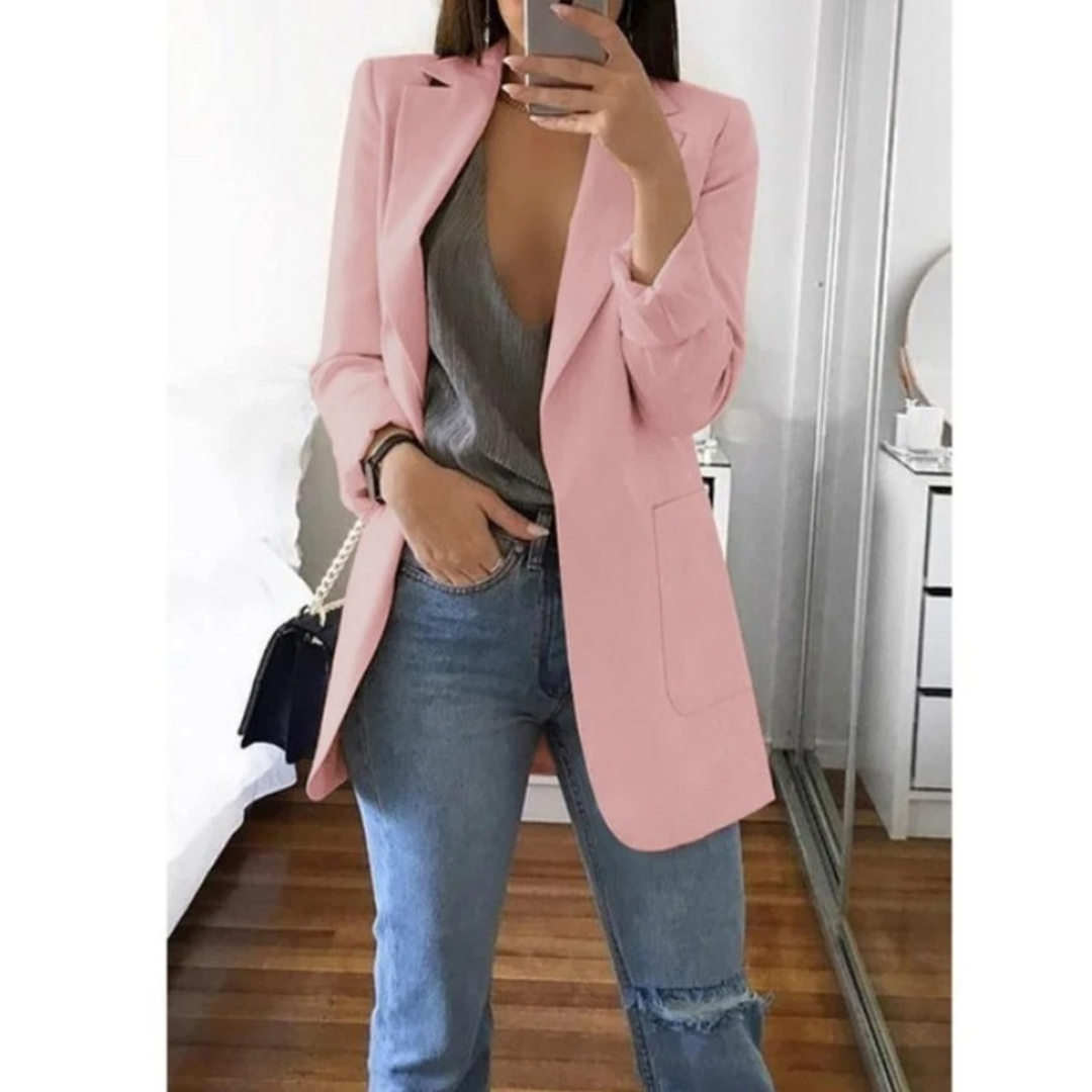 Stylish long women's blazer, perfect for a chic business casual look or elegant everyday fashion.