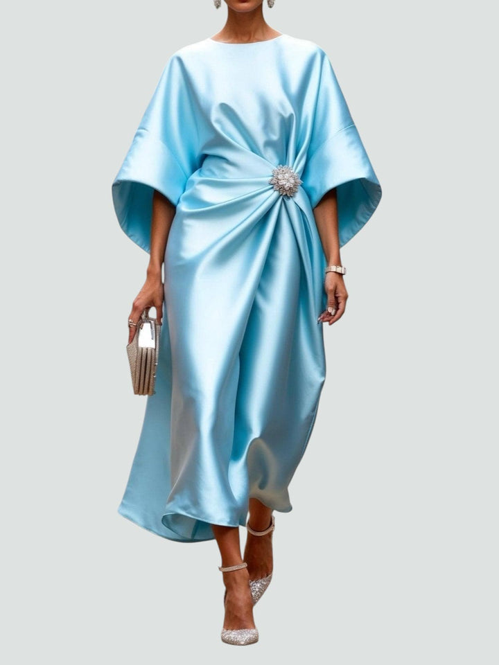 Elegant long maxi dress for women, ideal as formal evening wear or sophisticated special occasions.
