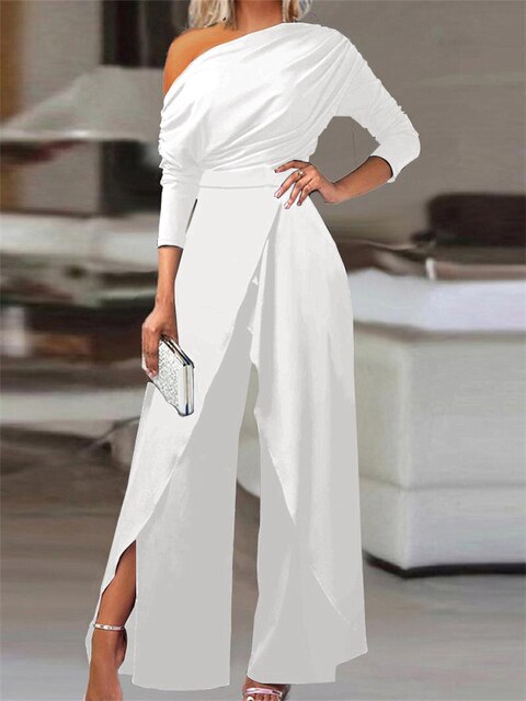 Comfortable and elegant women's off-shoulder wide-leg jumpsuit, suitable for parties and stylish events.
