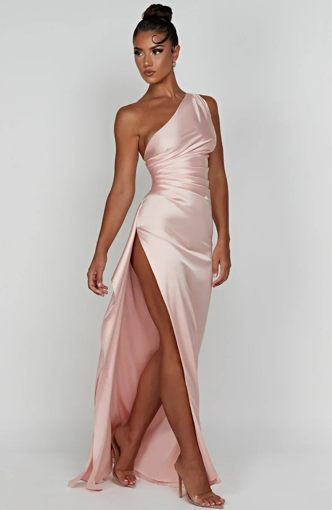 Women's chic one-shoulder maxi dress, a glamorous floor-length evening gown for formal parties & occasions.