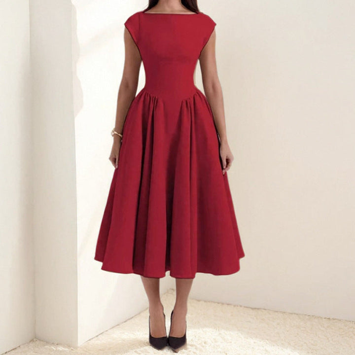 Stylish women's pleated midi dress, perfect as a versatile party dress or elegant formal wear. Sleeveless and comfortable.