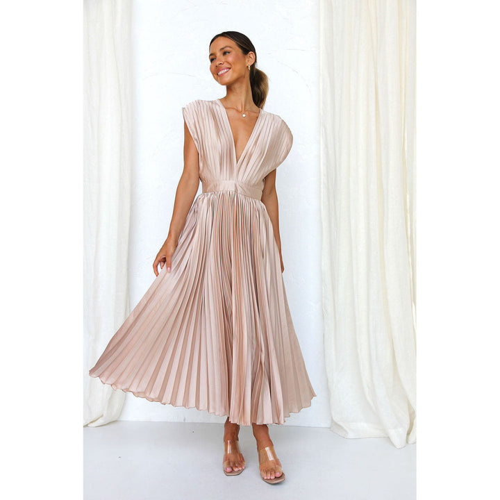 Premium rayon blend women's pleated maxi dress, V-neck, sleeveless, for formal autumn events.