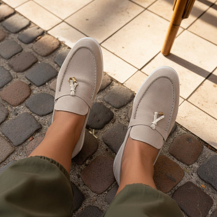 Elegant women's pointed-toe loafers, perfect slip-on shoes for versatile everyday wear & chic style.