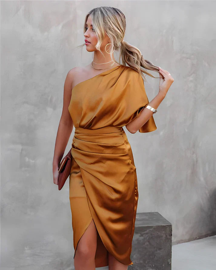 Classic Seraphina women's evening dress. Silk fabric, ideal for formal wear and special occasions fashion.