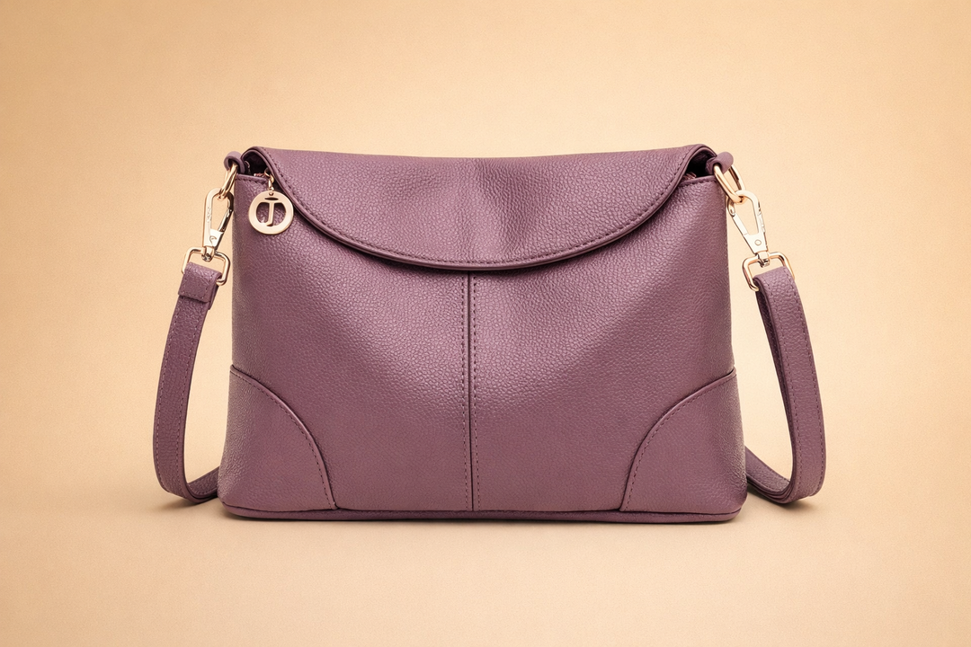 Chic women's crossbody shoulder bag. Elegant everyday handbag, a stylish and versatile accessory.