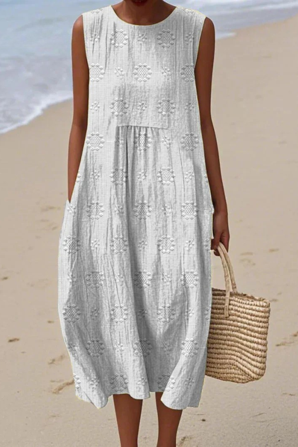Chic women's sleeveless A-line dress, comfortable and flowing, ideal for casual summer or vacation wear.