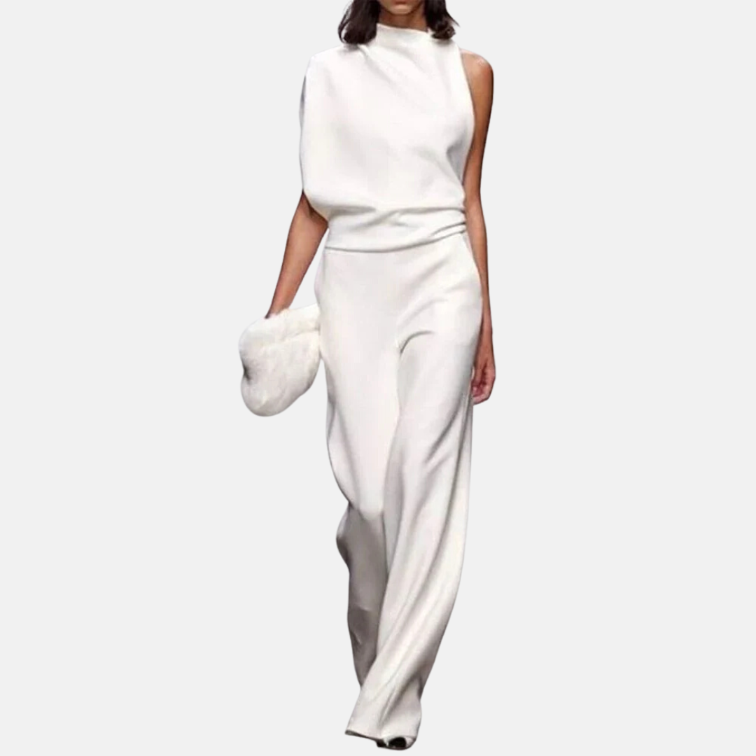 Elegant women's sleeveless jumpsuit, perfect for formal occasions & evening wear. Chic wide-leg design in a solid color.