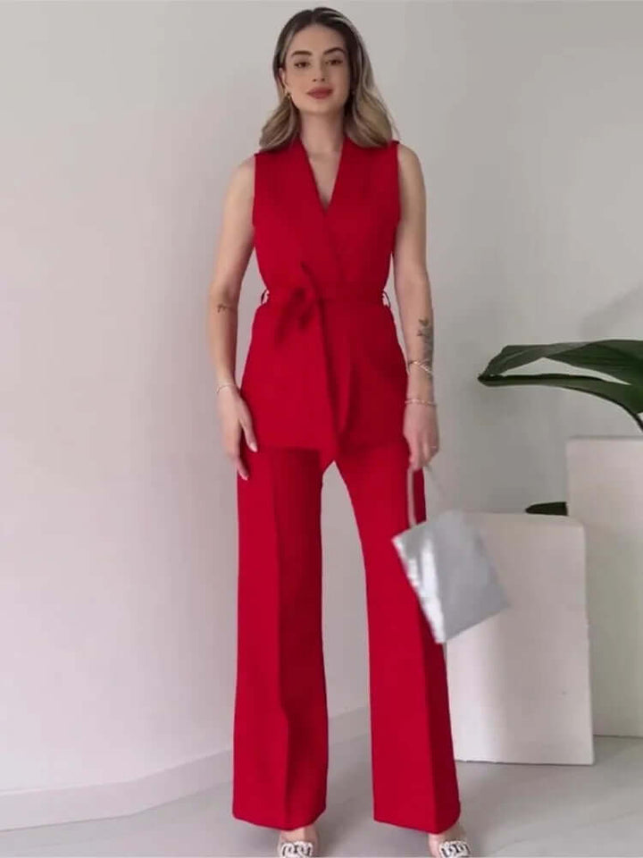 Stylish women's wide-leg jumpsuit with a sleeveless design. Elegant and modern for women's fashion.