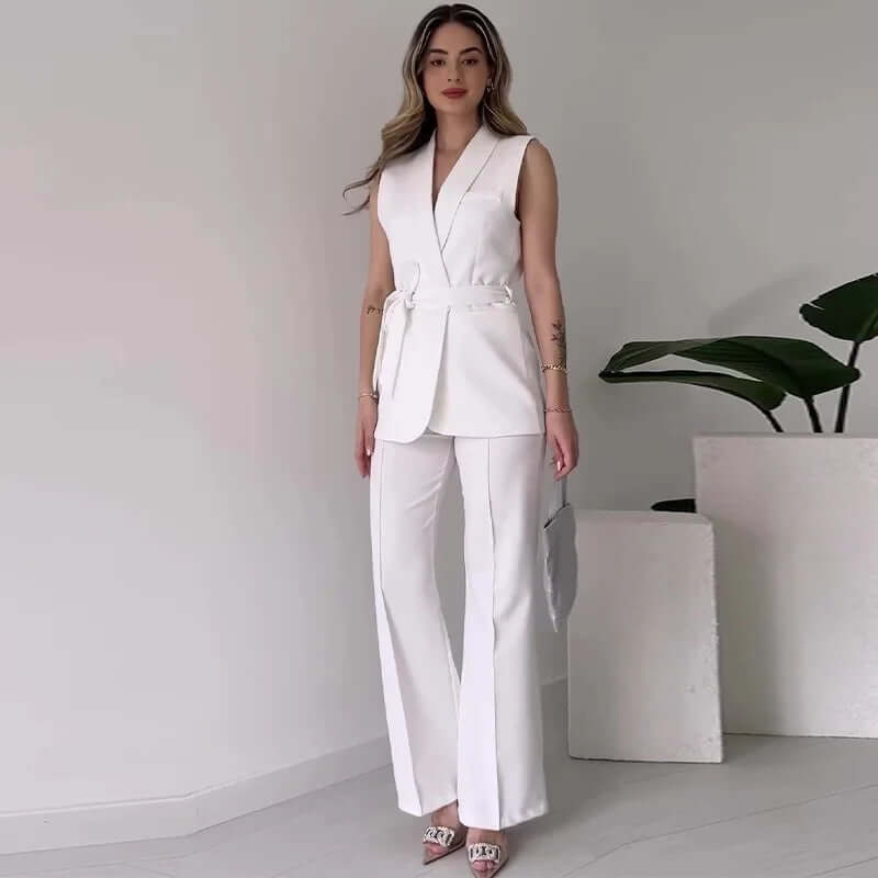 Modern women's wide-leg jumpsuit. Sleeveless and elegant, a must-have for contemporary fashion.
