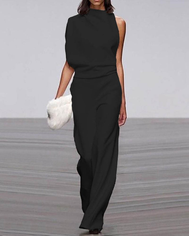 Sophisticated women's sleeveless wide-leg jumpsuit for elegant evening wear or special occasions.