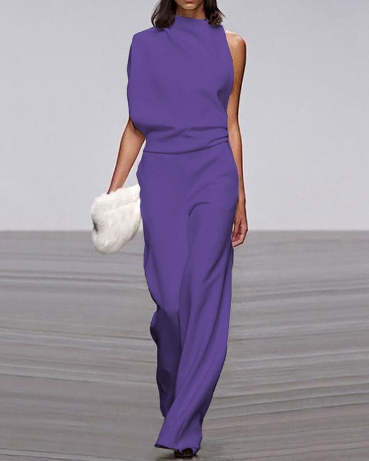 Stylish women's sleeveless wide-leg jumpsuit, a trendy and comfortable choice for modern fashion.