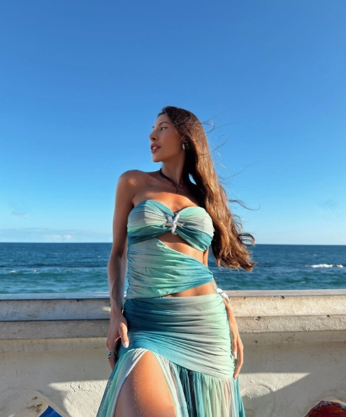 Full-length strapless maxi evening dress for women, perfect for elegant summer parties & formal events.