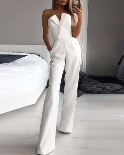 Fashionable women's strapless wide-leg jumpsuit with practical pockets, an elegant and comfortable party outfit.