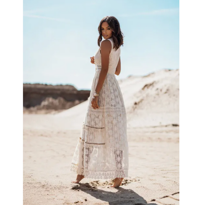 Versatile women's maxi dress, ideal for elegant summer events, comfortable casual outings & resort fashion.