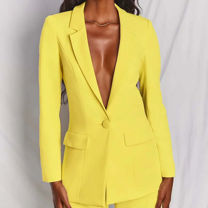 Classy women's elegant suit set, a professional two-piece business attire for women's fashion.