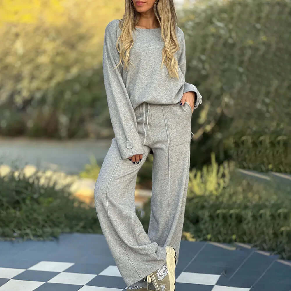Casual red two-piece women's set with breathable fabric, perfect for summer lounging or spring fashion.