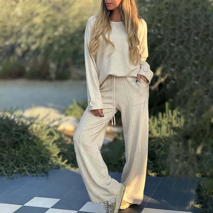 Stylish women's two-piece set, breathable blend, perfect elegant or casual outfit for spring & summer.