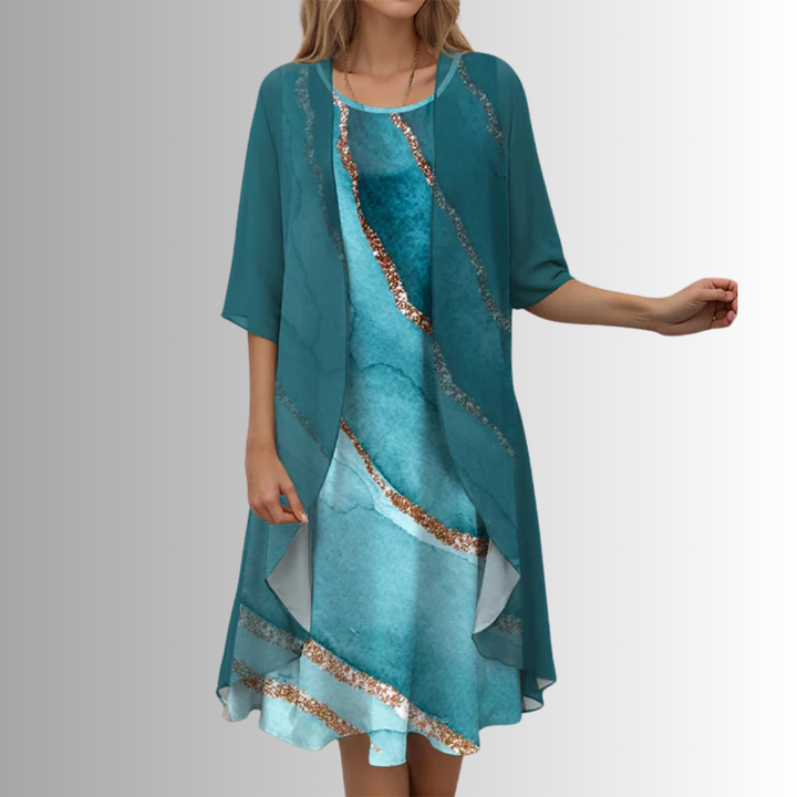 Versatile women's two-piece ensemble for summer, blending comfort and casual chic with an elegant silhouette.