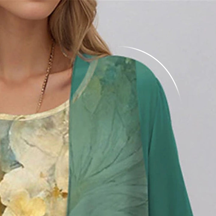 Chic floral two-piece women's outfit, a comfortable and versatile matching set for easy summer styling.